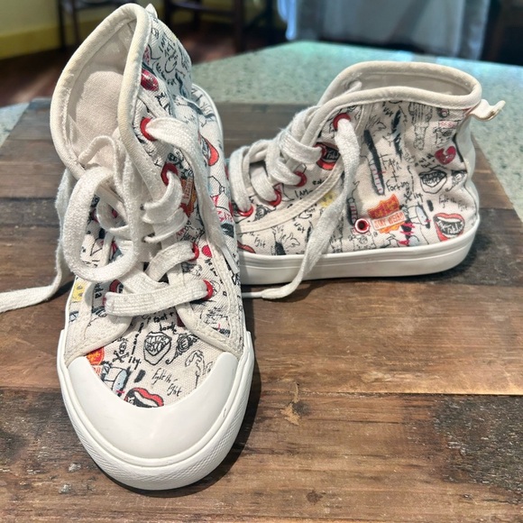 Disney Other - Disney Kids High-Top Sneakers with Fun Print- size 1